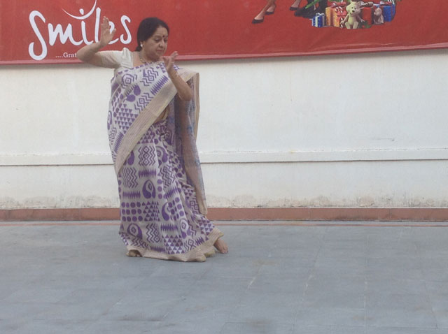 70th  Birth Day Celebration of Smt. Sreedevi Unni, Mohiniattam
Dancer and teacher in presence of SMILES residents