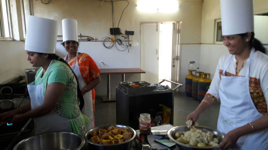 Smt. Gowra Rekha, Smt. Gowra Kranti, Smt. Gowra Manjeera and Smt. Sridevi Bhagawati prepared mouth watering dishes Dabeli; Canapes; Ragi Soup and Carrot Halwa at SMILES and served residents and staff.