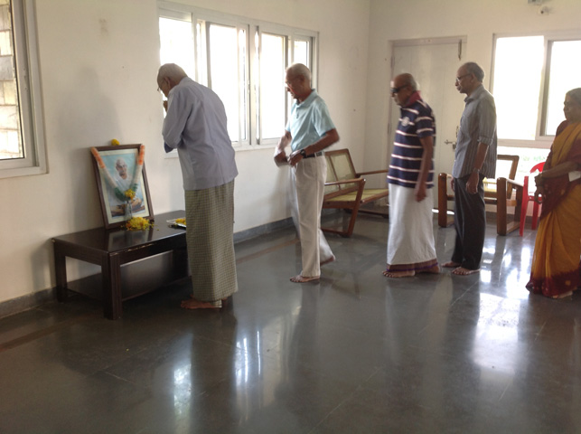 Homage to Mahatma Gandhi by residents of SMILES