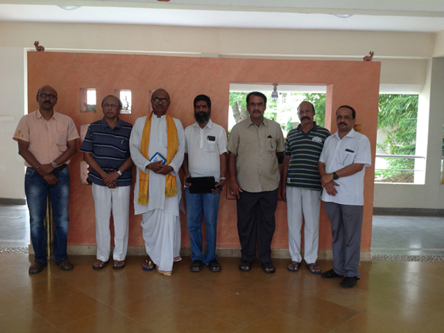 A Discourse on MAANAVATVAM - DAIVATVAM by Acharya Kasireddy
Venkatreddy at SMILES 