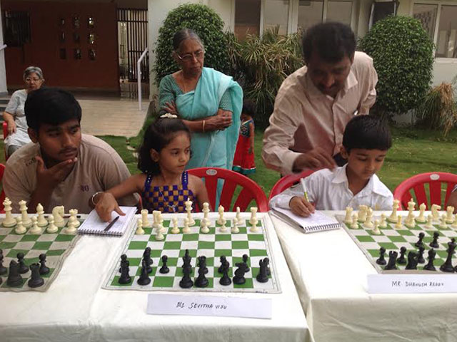 CHESS SIMUL with Ms. Harika Dronavalli,
Arjun Awardee and Grandmaster organized at SMILES 