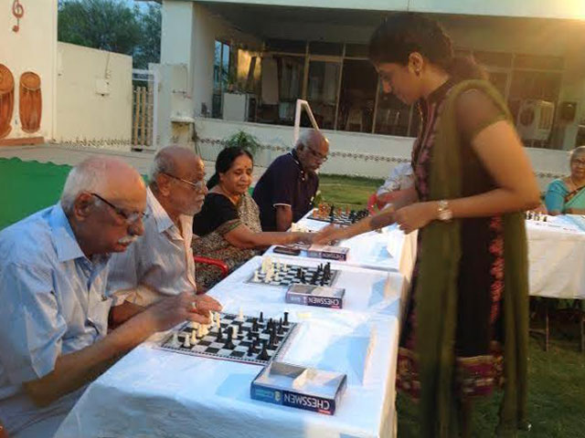 CHESS SIMUL with Ms. Harika Dronavalli,
Arjun Awardee and Grandmaster organized at SMILES 