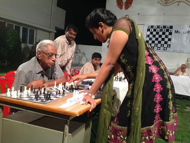 CHESS SIMUL with Ms. Harika Dronavalli,
Arjun Awardee and Grandmaster organized at SMILES 