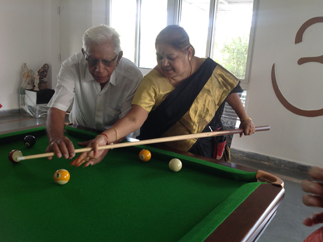 RESIDENTS ENJOYING SNOOKER AT SMILES