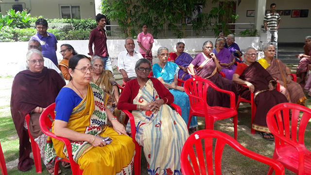 Birthday Celebrations of Dr. Chenraj Roychand - Chairman, The
Jain Group of Industries. Conducted by SMILES along with Jain Toddlers,
Tadbund Branch, Secunderabad.