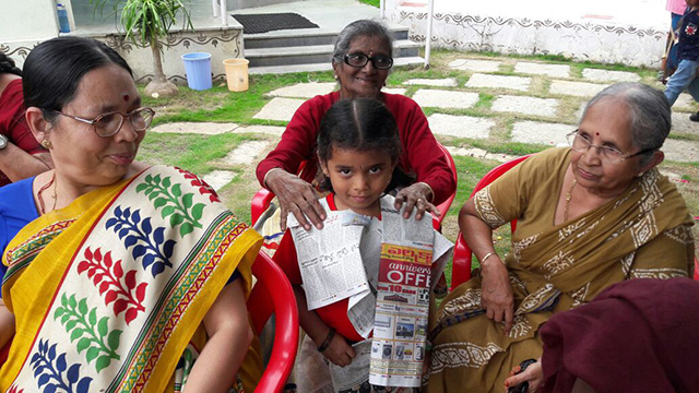 Birthday Celebrations of Dr. Chenraj Roychand - Chairman, The
Jain Group of Industries. Conducted by SMILES along with Jain Toddlers,
Tadbund Branch, Secunderabad.