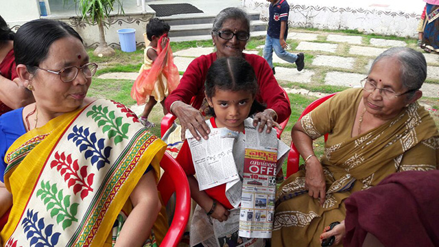 Birthday Celebrations of Dr. Chenraj Roychand - Chairman, The
Jain Group of Industries. Conducted by SMILES along with Jain Toddlers,
Tadbund Branch, Secunderabad.