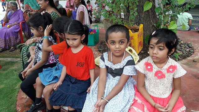 Birthday Celebrations of Dr. Chenraj Roychand - Chairman, The
Jain Group of Industries. Conducted by SMILES along with Jain Toddlers,
Tadbund Branch, Secunderabad.