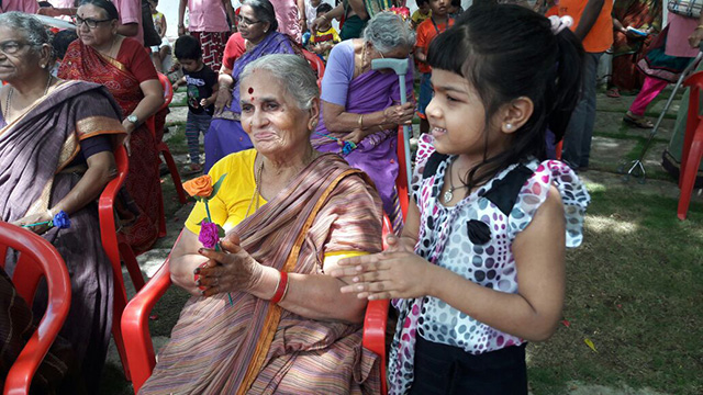 Birthday Celebrations of Dr. Chenraj Roychand - Chairman, The
Jain Group of Industries. Conducted by SMILES along with Jain Toddlers,
Tadbund Branch, Secunderabad.