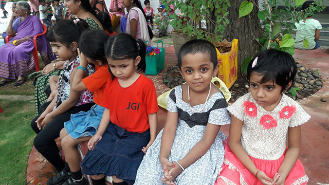 Birthday Celebrations of Dr. Chenraj Roychand - Chairman, The
Jain Group of Industries. Conducted by SMILES along with Jain Toddlers,
Tadbund Branch, Secunderabad.