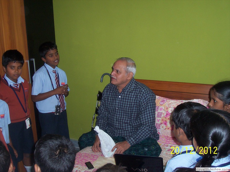 School children at Smiles-old age home in hyderabad (3)